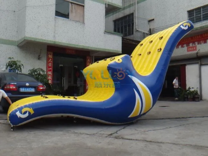 Floating water park totter